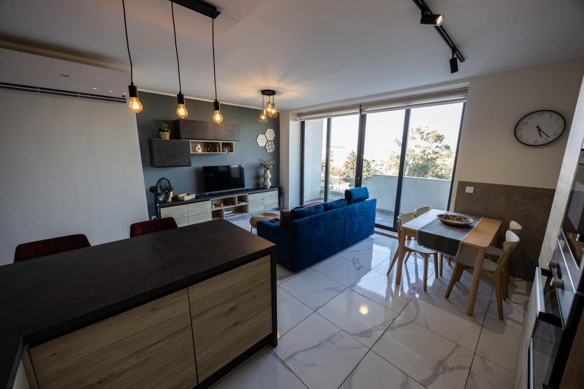 2-bed In With Sea And Country View Appartement